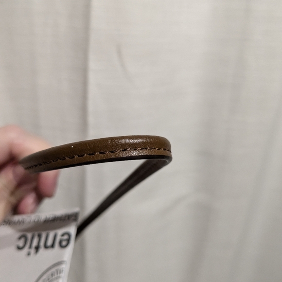 Authenticated Coach Card Lanyard NWT - Picture 4 of 6